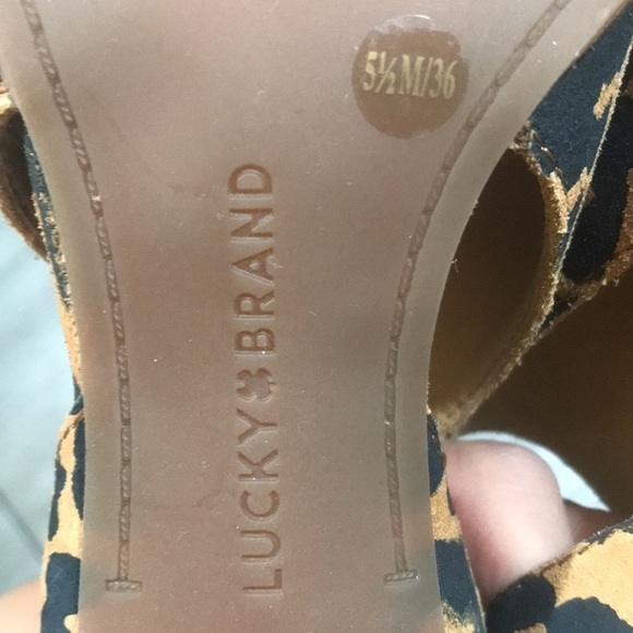 Lucky Brand “LK-JUNAI” Leopard Print stacked Heel Peep Toe Heels size 5.5 - Picture 8 of 9